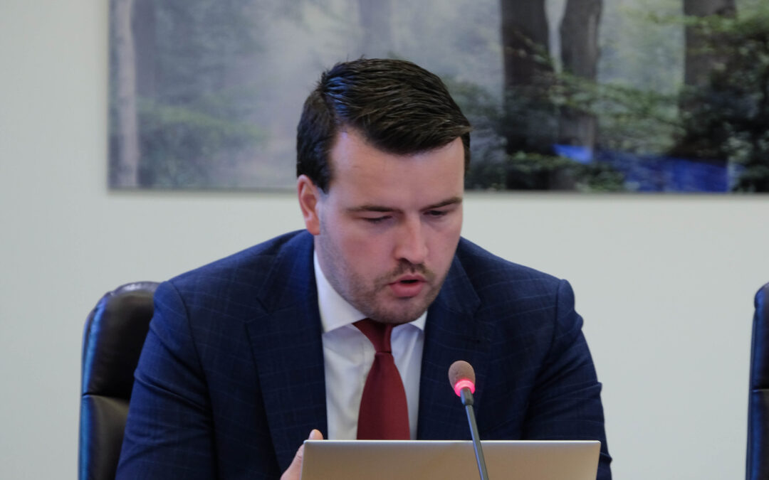 Opzienbarende bekentenis van fractievoorzitter SGP over nut inspraak commissievergaderingen