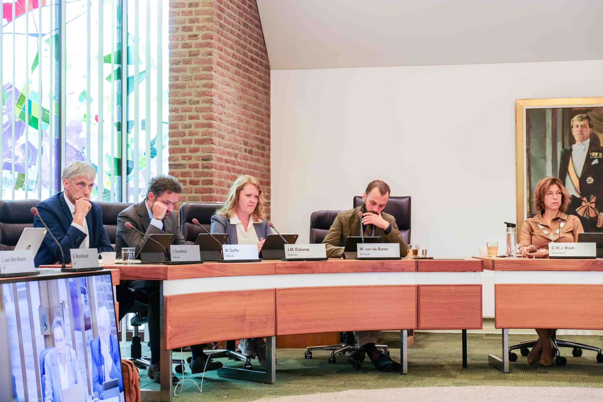 College van burgemeester en wethouders Nunspeet tijdens raadsvergadering