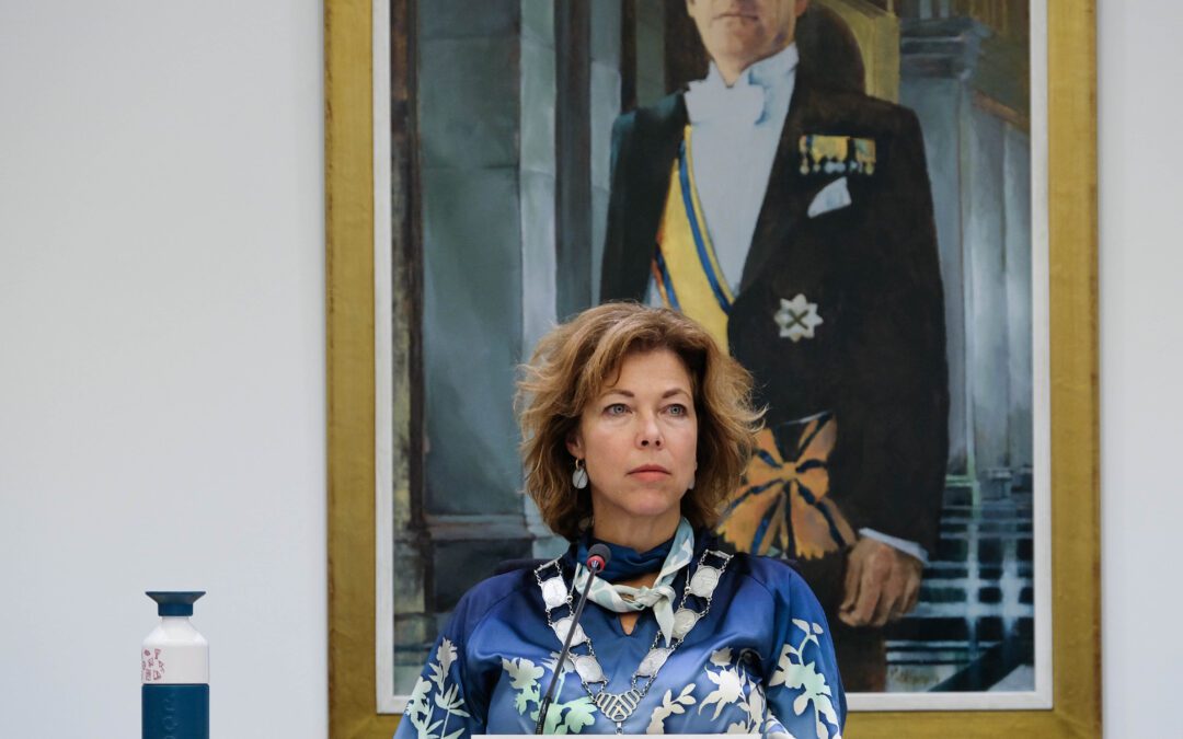 Interne crisis of politiek afschermmechanisme? Burgemeester en wethouder lijnrecht tegenover elkaar