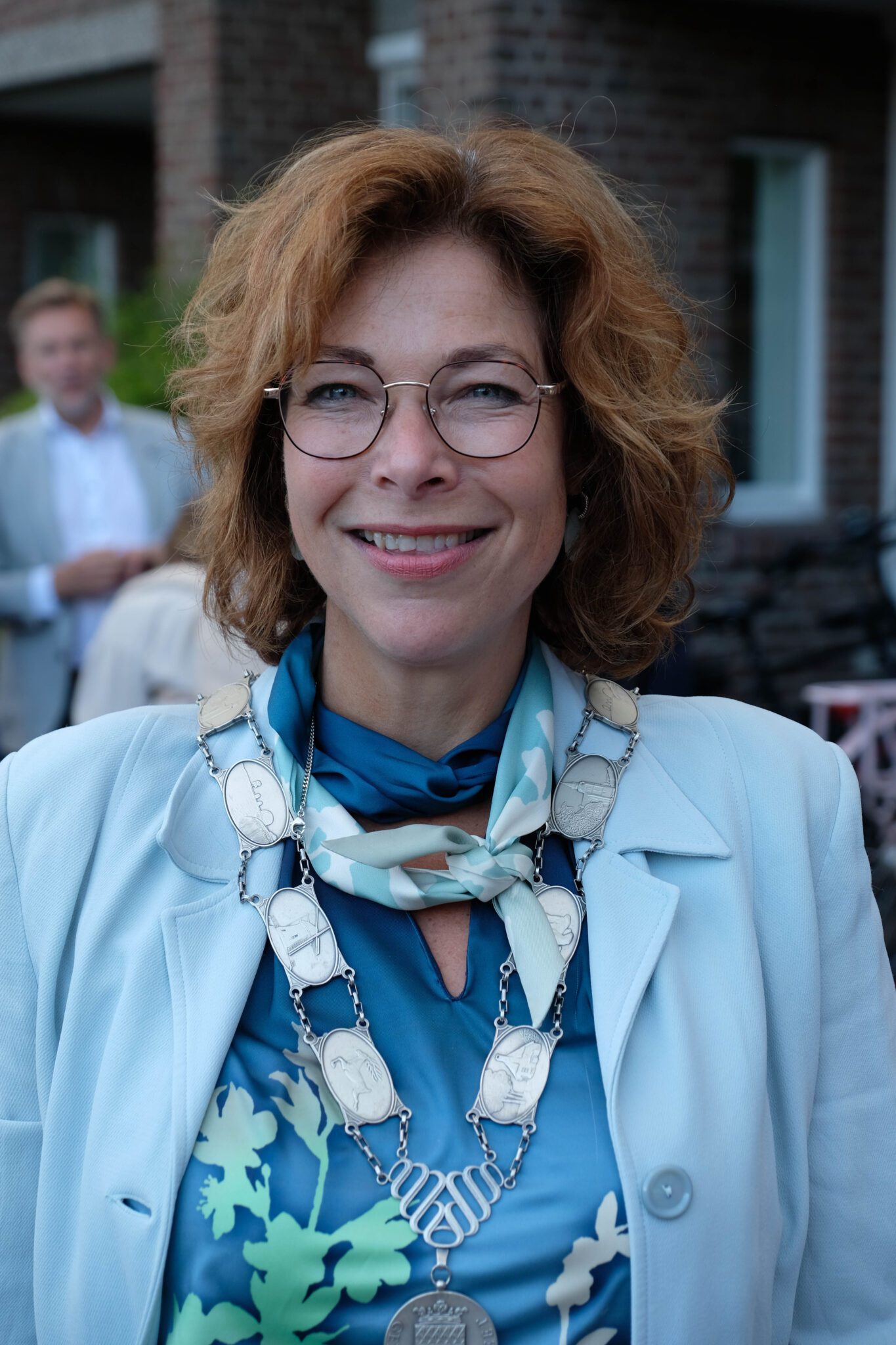 Burgemeester Blom van Nunspeet in centrum van integriteitsvraagstuk over gronddeal Burgemeester Céline Blom weigert documenten te verstrekken over mysterieuze verlenging gronddeal Veelhorsterweg Nunspeet